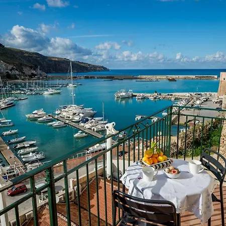 Veranda sul Porticciolo Castellammare del Golfo Esterno foto