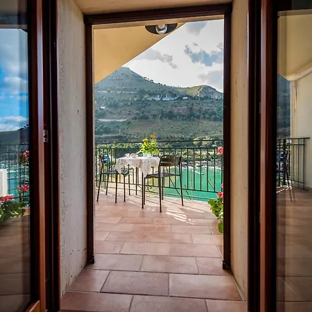Veranda sul Porticciolo Castellammare del Golfo Esterno foto